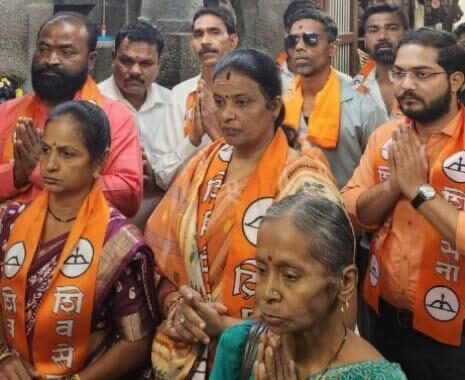 एकनाथ शिंदे मुख्यमंत्री व्हावे म्हणून कसबा गणपती कडे साकडे.