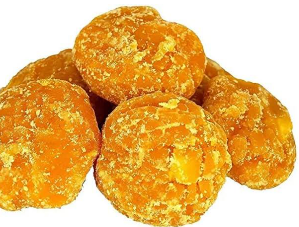 हिवाळ्यात गुळ आणि तिळाचे लाडू खाण्याची फायदे.